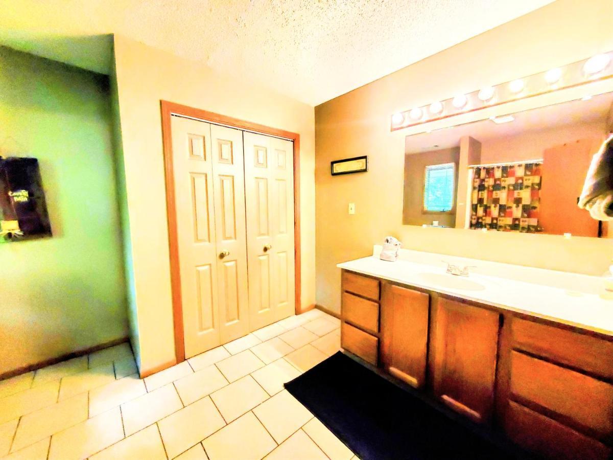 Wandering Bear Lodge-Free Tickets Sevierville Exterior photo